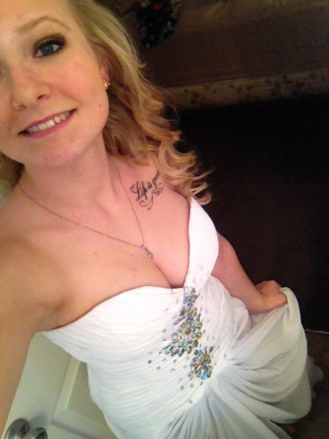 CoreGiggles's tweet photo. “@arizona_basic: http://t.co/nv8Ay2xU4S” love that dress on you little sis!!!