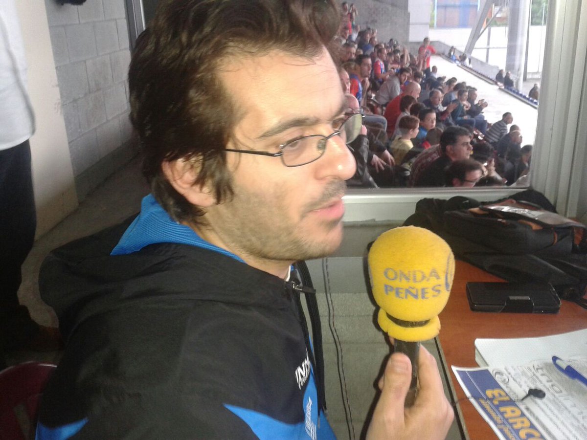 Toniberges's tweet photo. Hoy tocó visita a Ganzábal para narrar la victoria del @UPLangreo . Foto de  @JuanFlrez1 http://t.co/sNPrtfBcI3