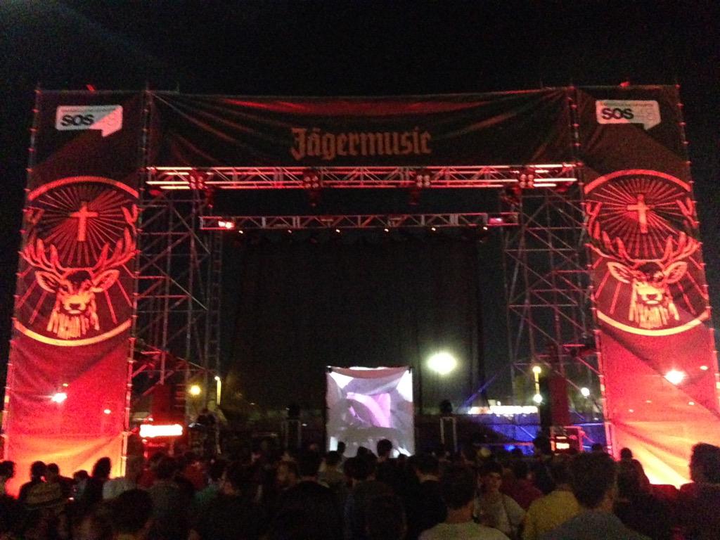 musicazul's tweet image. Ahí dentro están @DerPanther, no es coña. Gustando en el escenario @JagermusicSpain del @SOS48Festival, ahora. #sos48