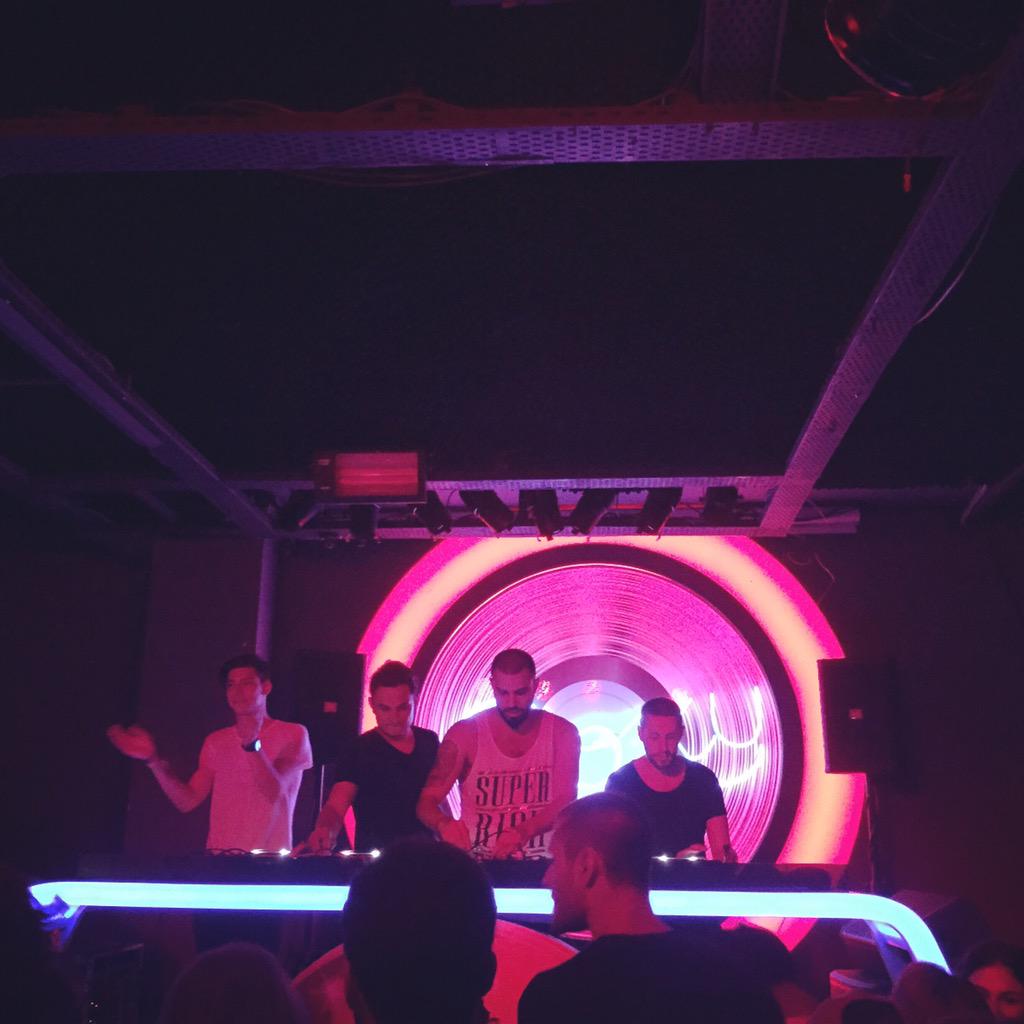 magicbreak's tweet photo. #MagicBreak main stage heroes started to destroy #ssRoxy #TONIGHTsessions http://t.co/BLNWyIykeg
