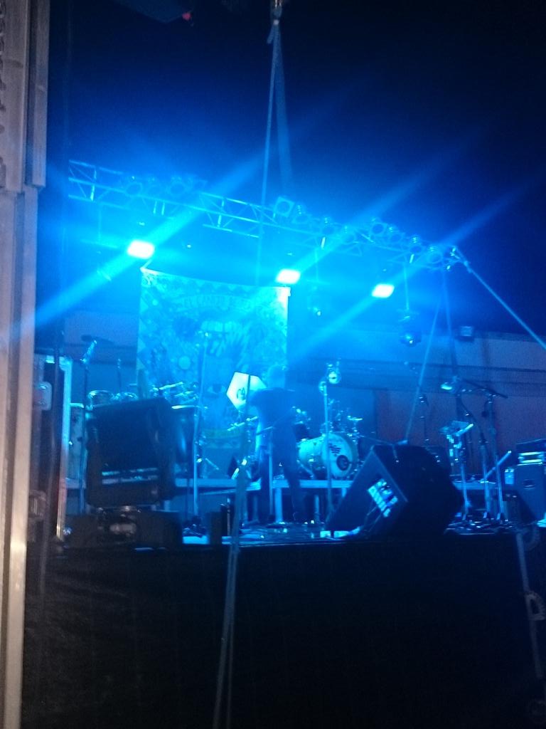 AlbaGmez1's tweet photo. Esperando ya al @ElCanijodeJerez @LuciaFloresanch @eligr12 @Jeniferdealba @patriciariri http://t.co/tLVBiJmzRO