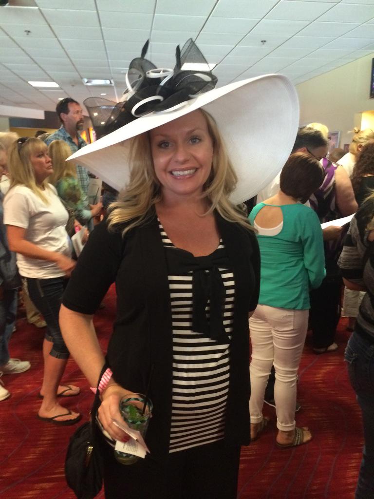 HarnessHoosier's tweet photo. @HoP_Racing #KyDerby #KYderbyfashion http://t.co/8QHBVavS1Y