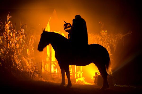 [New Once Upon A Time OC.

~Headless Horseman

~FC: Tom Hiddleston

~Single, Straight and Evil

~Please follow and RT