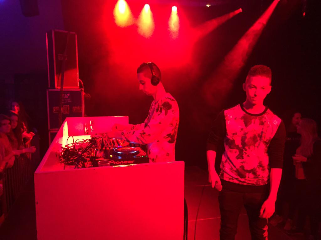 We zijn begonnen in <a href="/Pompstee/">Pompstee</a> met <a href="/aryanparsa/">**Aryan Parsa **</a> en <a href="/LiefdesHeld/">Ginoquincy</a>. <a href="/VolgMega/">Lit</a>