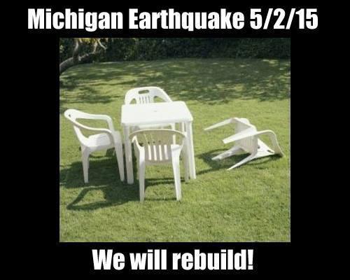 MI_CountryGal95's tweet photo. Just had a small earthquake and everyone's freaking out 😂 http://t.co/vLPGt2V6ER