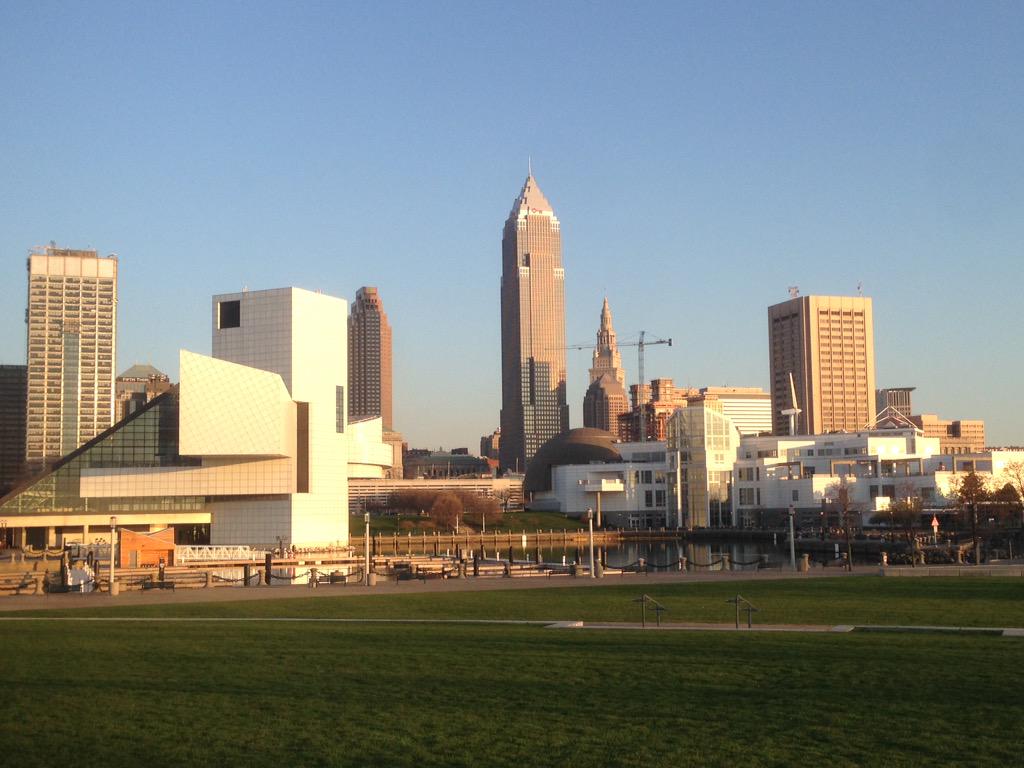 NiralZ's tweet photo. Pleasant evening in Cleveland...! http://t.co/8VvhvqeTJv
