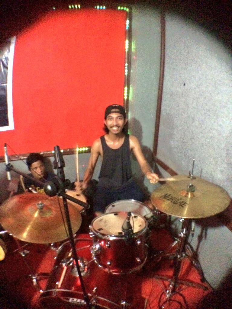 Happy beerday to our best drumer,best patner @yudhard , i loveyou buddy!!!!