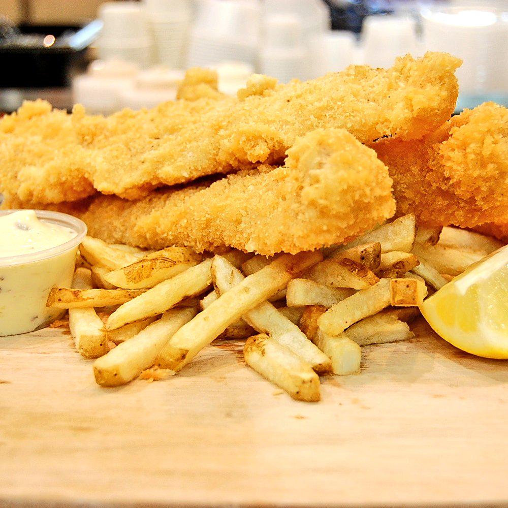crispycodnv's tweet image. OUR FAMOUS CRISPY COD......"keep it Crispy" #crispycodnv #capilanomall #ilovefish #capuniversity #northvancouver