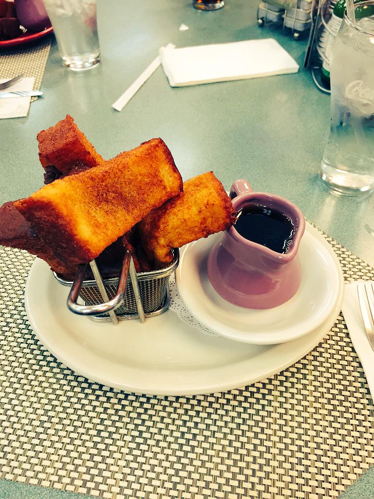 kstirling23's tweet photo. @JammsRestaurant Just ate the BEST french toast sticks. #vegas #jammsbestbreakfast http://t.co/ec2Hwr7YaE
