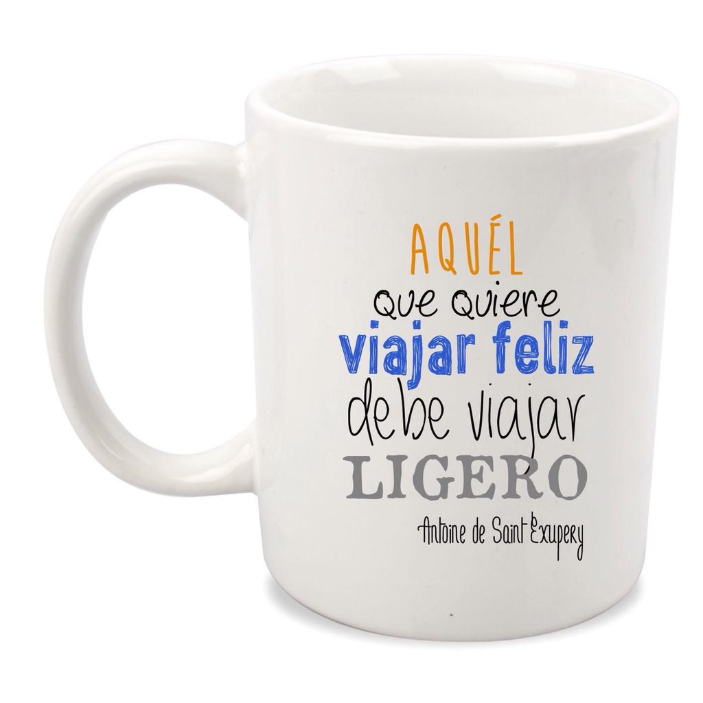 "Aquél que quiere viajar feliz debe viajar ligero." Antoine de Saint Exupery. 
A la venta en #LeerChacao2015 Stand 4