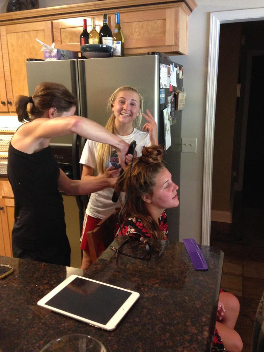 BoomBoomBechard's tweet photo. Getting ready for prom, family deal http://t.co/aO96f4hO16