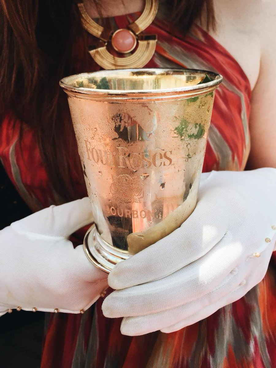 kheals102's tweet photo. Gloved up for the #kentuckyderby @4rosesbourbon http://t.co/pQQ8F6oaji