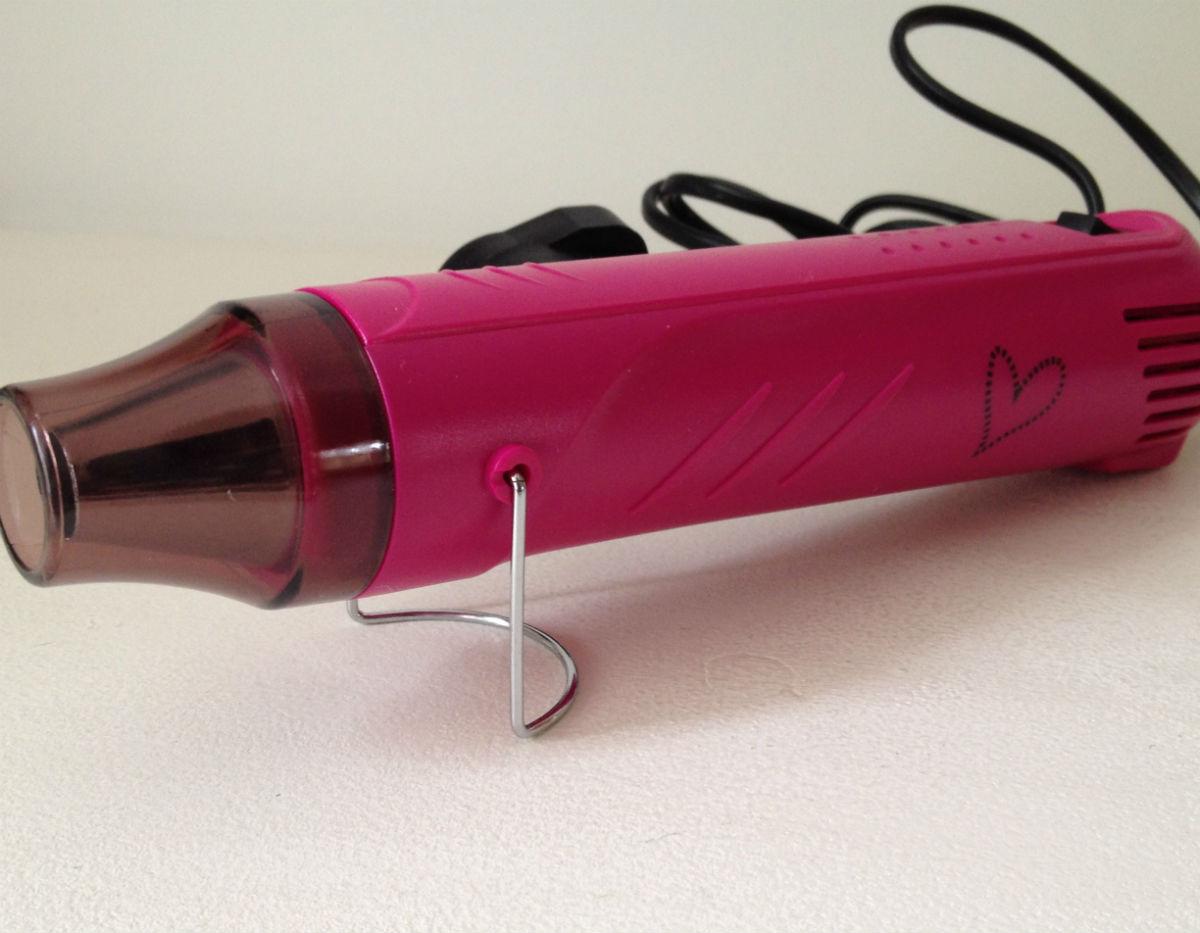 annascarr's tweet photo. Who'd have thought there was so much fun to be had with a heat gun? http://t.co/iQDzjxXgSv #textiles #heat #fabrics http://t.co/uTM7L3US0t