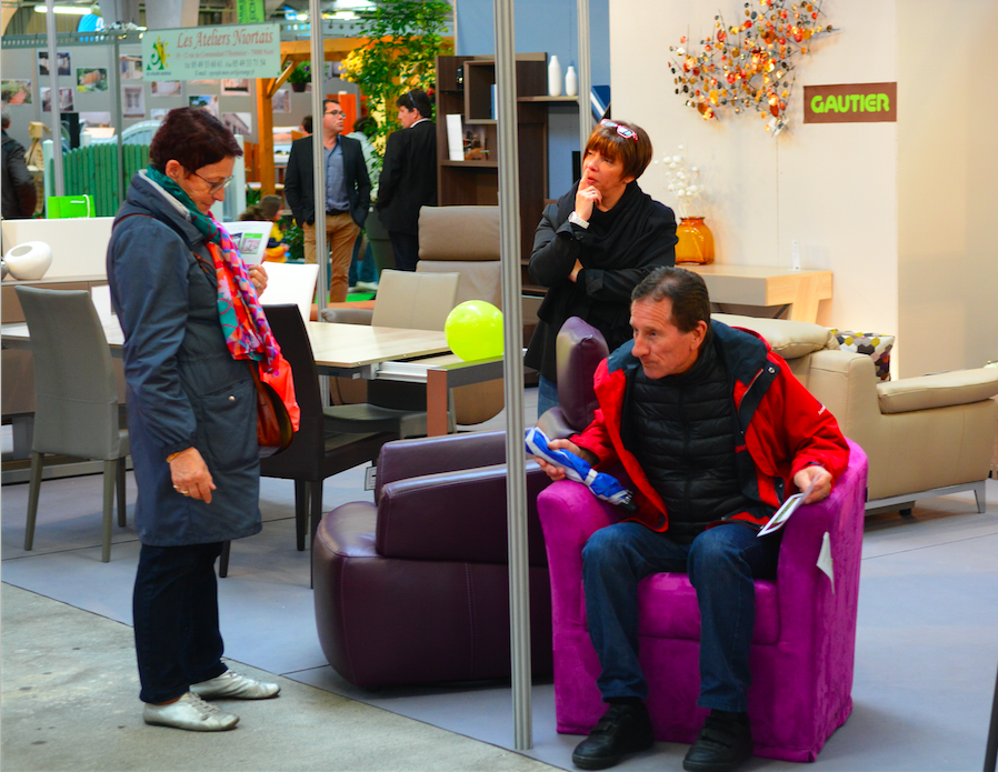 salonprintemps's tweet photo. Au @salonprintemps ça joue ça essaye ça sculpte et ça détache et pleins d'autres choses #Niort #Habitat jusqu'au 4 http://t.co/jIUG6sNnTW