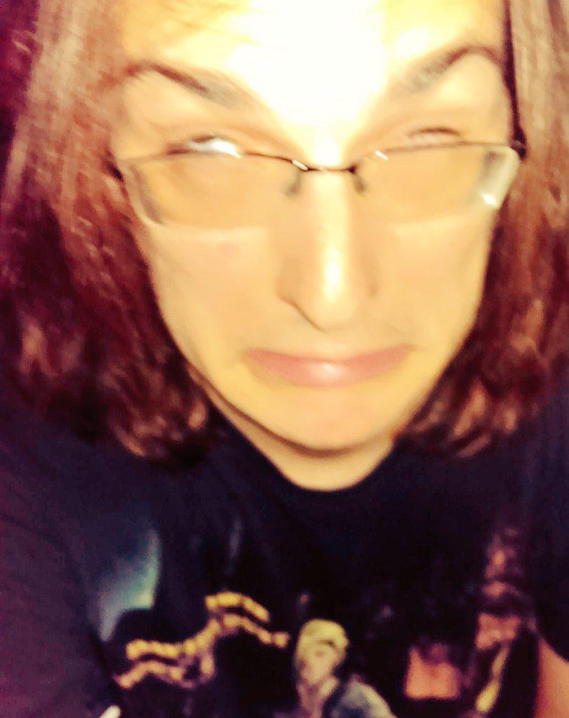 cosmicwangst's tweet photo. hellwitch
slowly melts to death on #DeathSet
takes selfie in dark room http://t.co/ljZ94hdrcK