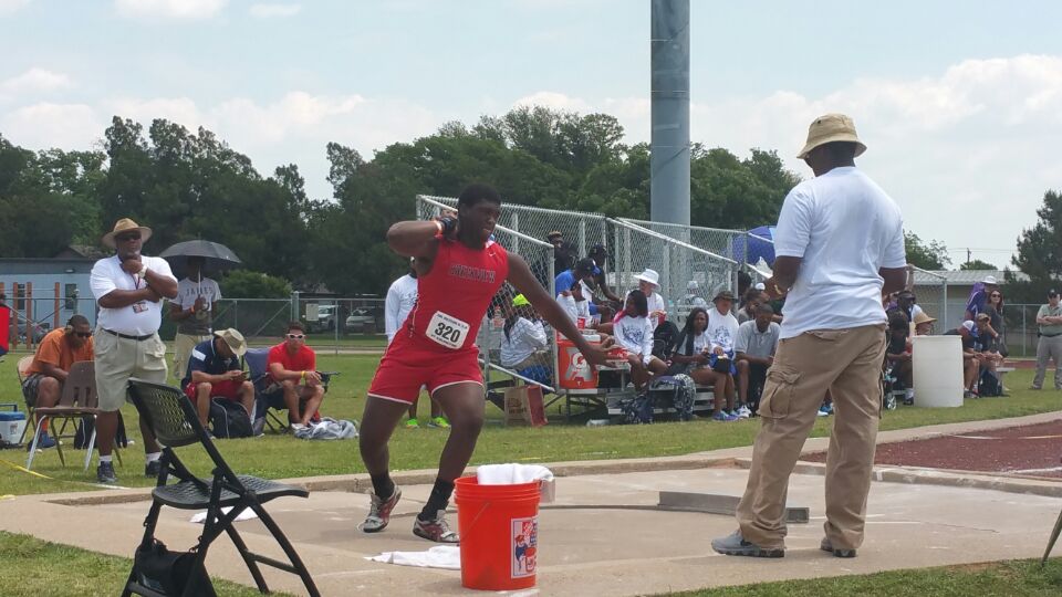 CreekviewAthletics (@creekviewath) on Twitter photo Joe Davies third place in regional shot put Joe Davies third place in regional shot put