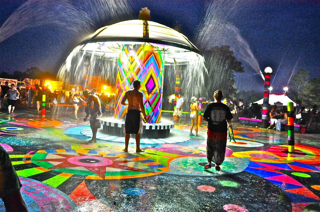 TrippyHippie's tweet photo. Take me to Bonaroo😍🌀 http://t.co/ZONd8IXv3Y