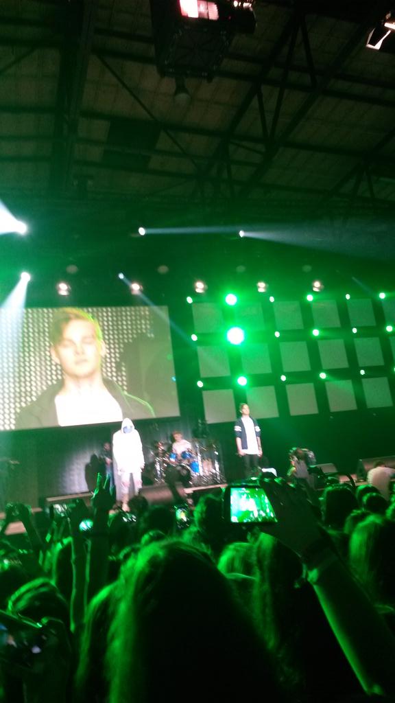 mariasauer1999's tweet photo. #VD15 @Taddl @ADDAMBLAKK @MarleyMusik @antimensch_ 💕 schöner Tag 💕 leider @rewinside nicht gesehen #Missets #DFA #UFO http://t.co/cNAG5LFMjE