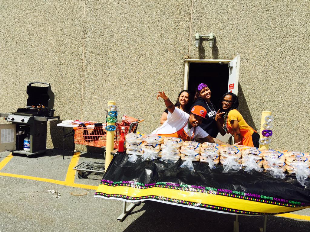 Hot Dogs for our valued associates #team959 #mardigrasweekend #nymetro 🃏