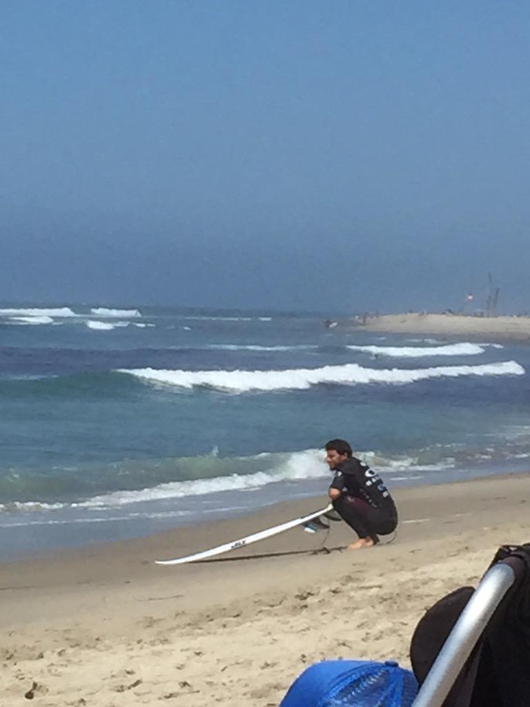 Moskova's tweet photo. GO JEREMY // @floresjeremy gettin ready @oakley Lowers Pro // #MoskovaFamily \m/ #PerformanceIsStrategy http://t.co/Rb6zK49RAk