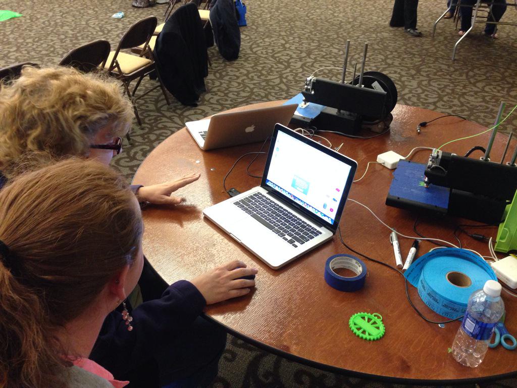 hayleyteaches's tweet photo. Working with @tinkercad and @PrinterBot. We're learning y'all!! #edcampmaker http://t.co/Q4UhRLCmvT