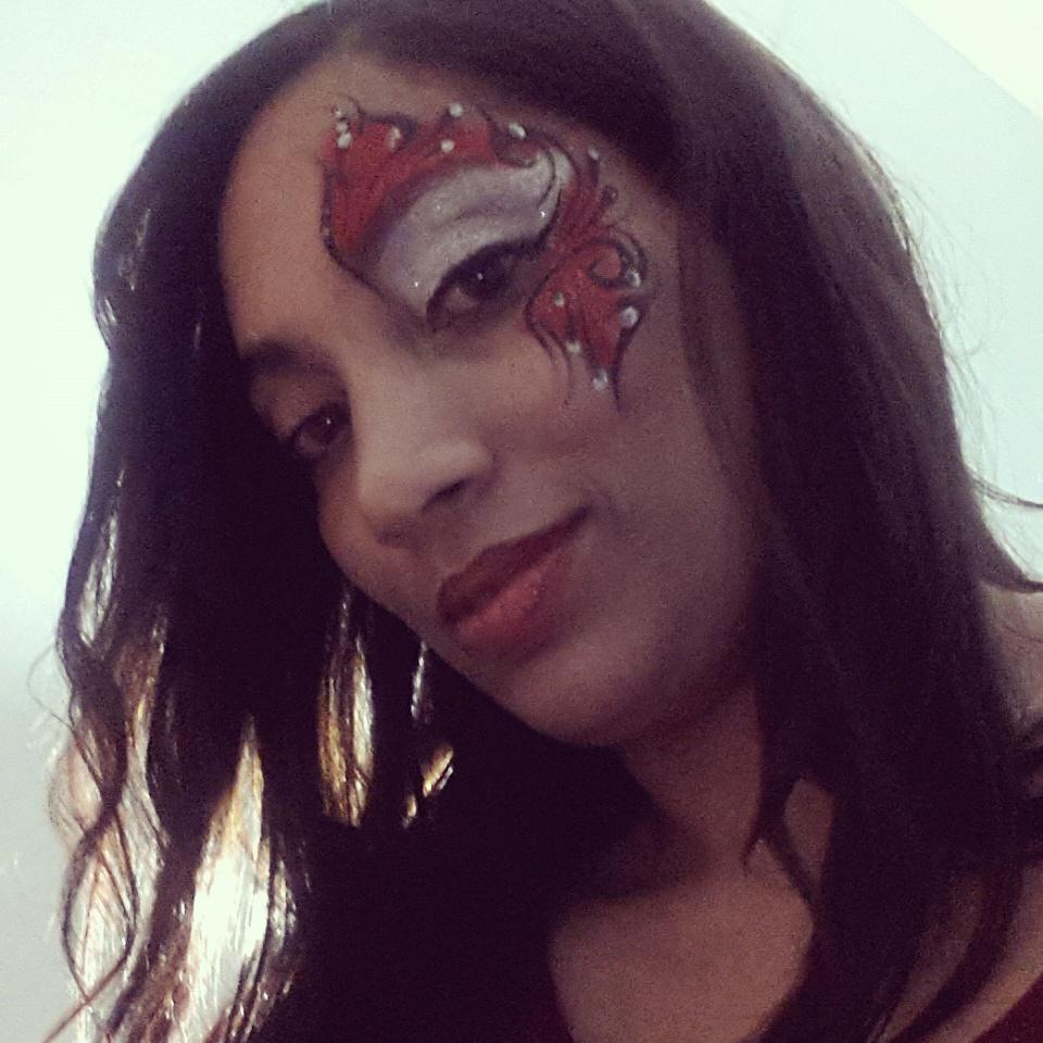 tazzy_gold's tweet photo. Awesome eye design. @Madame_Zingara #dbntour http://t.co/7VyWOY0oZG