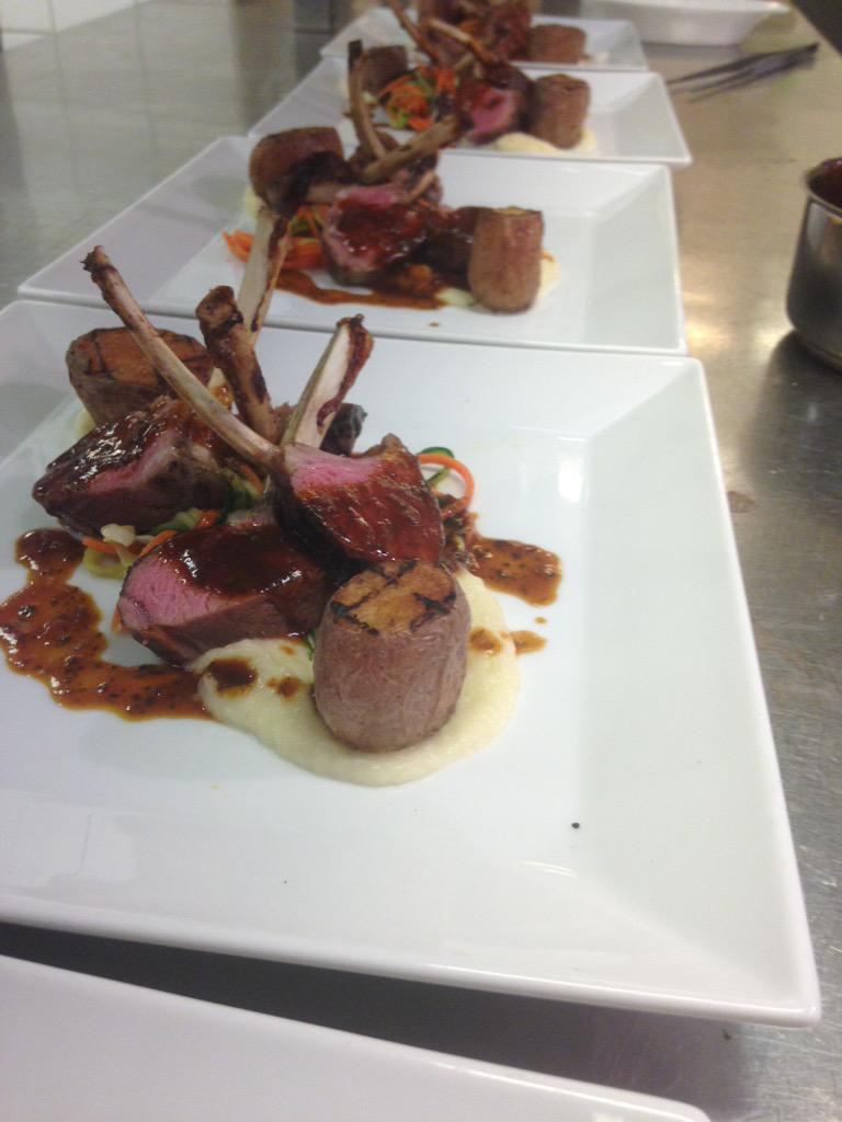 RestChiparus's tweet photo. 94 pers  nog twee tafels te gaan @MercureDL @marcelmolenkamp http://t.co/axq2SrjQsG