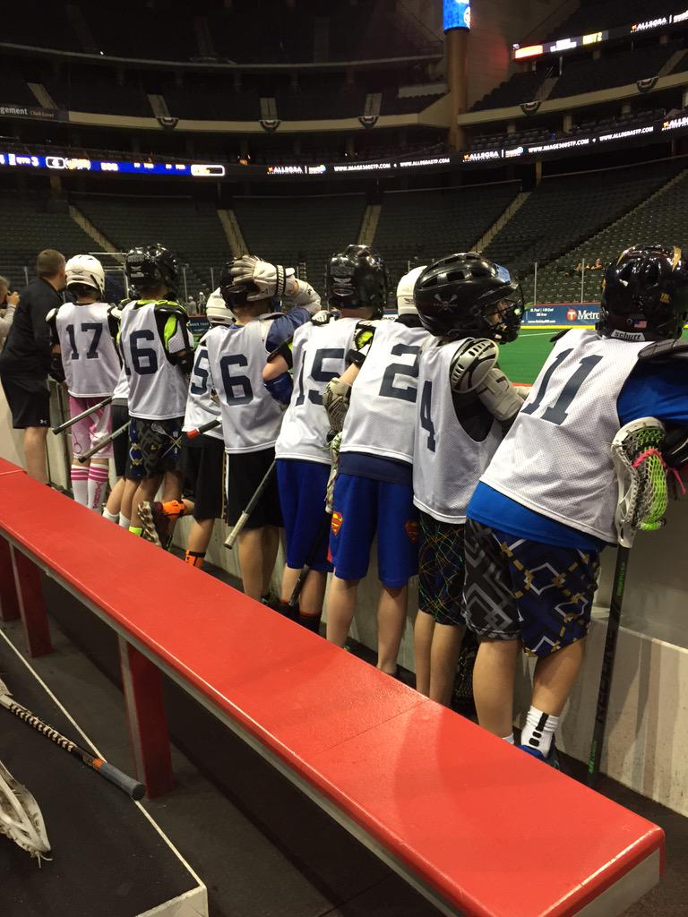 MN_YBL's tweet photo. Everyone is standing for this close game! #Woodbury #Hopkins #PlayMNBox http://t.co/VprSCbAZZZ