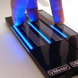 alexarietemusic's tweet photo. I’m geeking out over this VMeter MIDI controller! #DJ #Producer #VMeter http://t.co/o6HzccNhqy