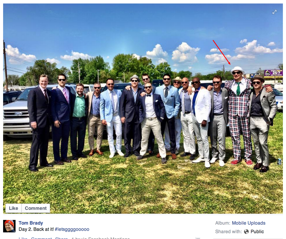 nflnetwork's tweet photo. Never change, Gronk. Never change. http://t.co/BFrY7bs5V8