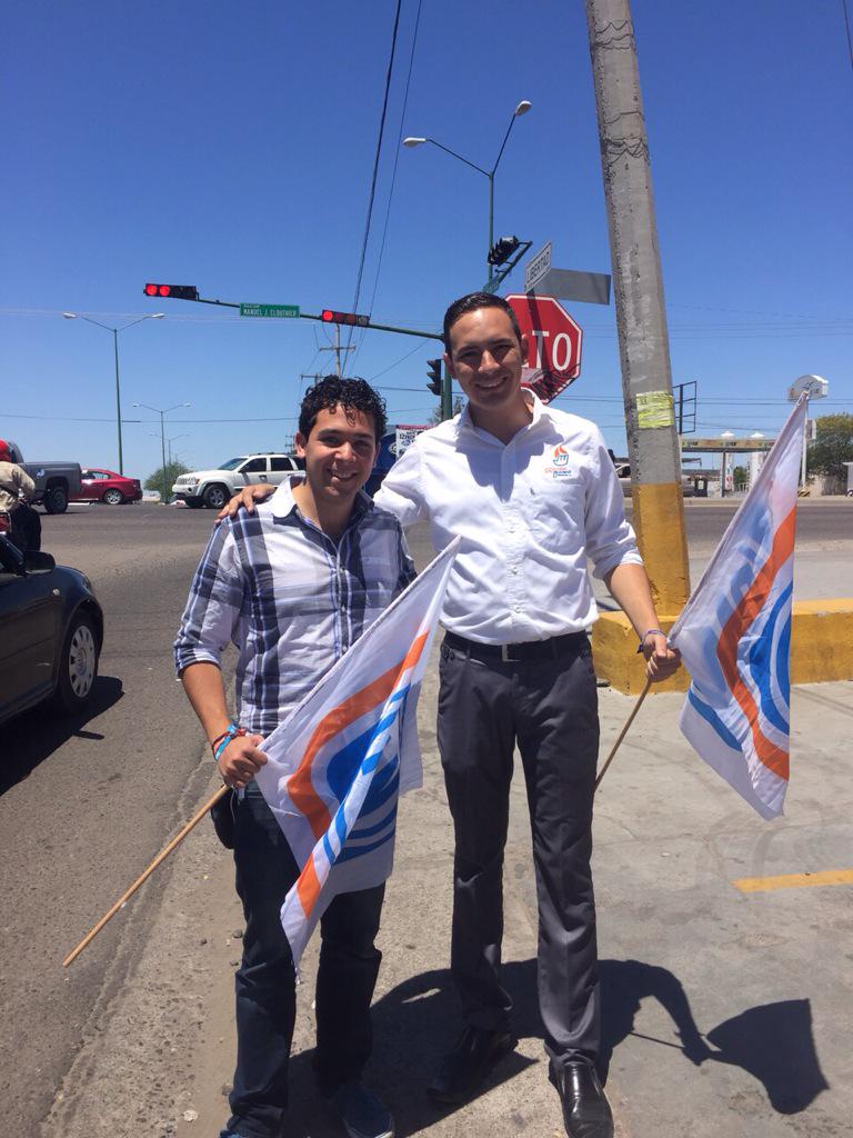 antoniolopezm89's tweet photo. Con nuestro amigo @AlanAvilaMagos. Representante de la SNAJ. #ConTodaLaActitud apoyando a @JesusMEnriquez http://t.co/pSwNqs5UIY