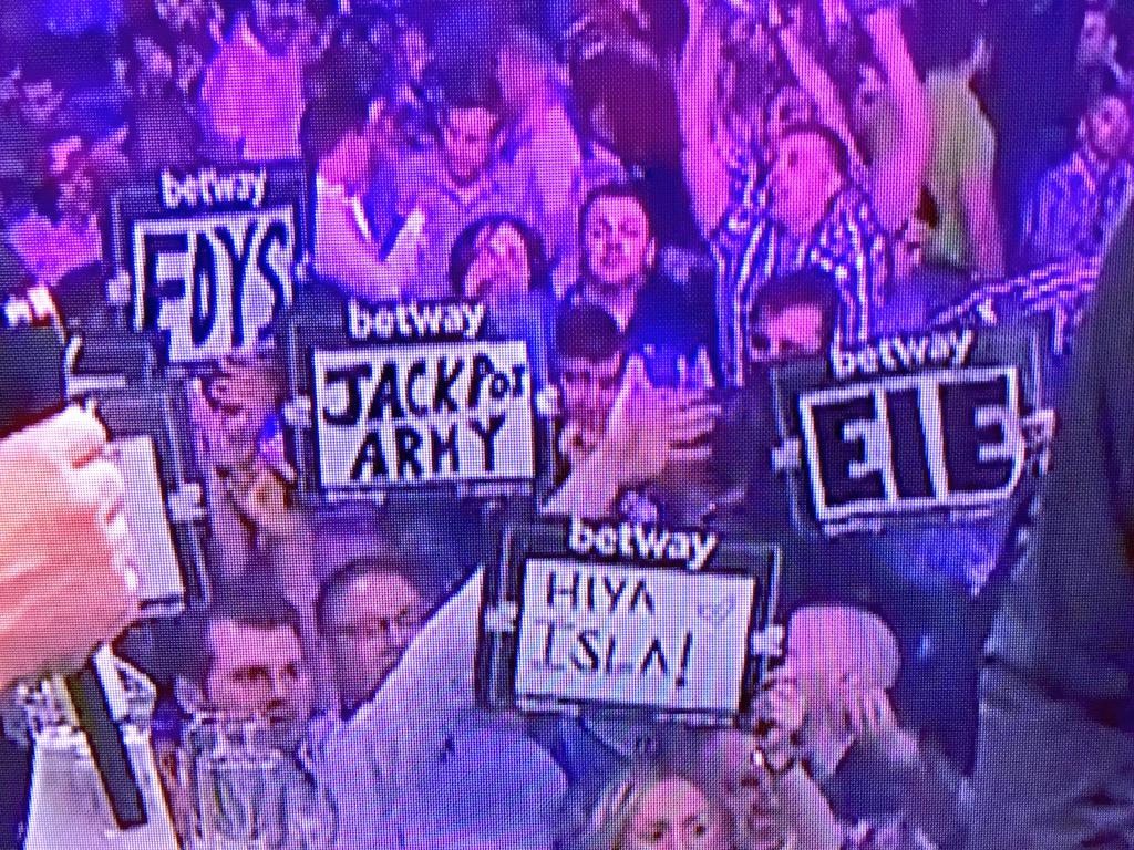 ColonelMerv's tweet photo. Got the treble up here with my EIE plus @garyturnerredux FOYS & @Dazzmo1902 Jackpot. Who's this Isla tho?! #islaout http://t.co/IzRwAkKGA8