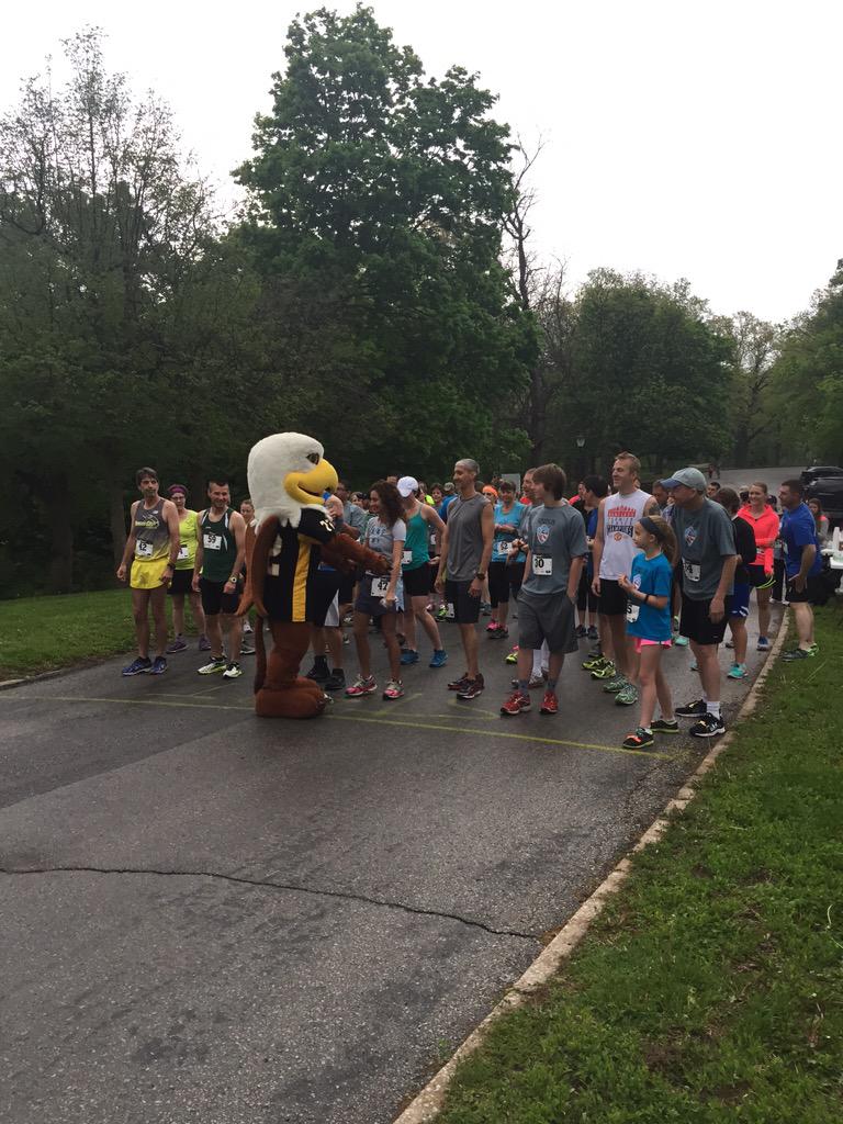 chavez5_k's tweet photo. Thanks all!  Fun Run! @gogriffons thanks Max ! http://t.co/ZAwvHOGYT0