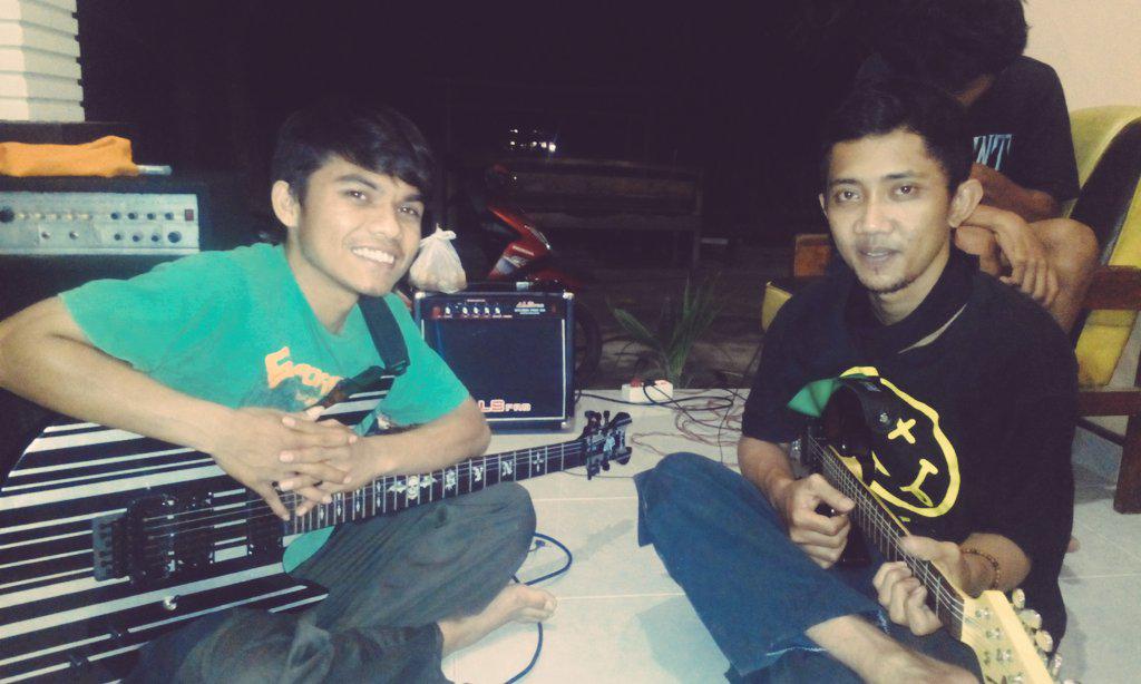 grave_ian's tweet photo. Mas roy NSP.nesapuaks http://t.co/VUTCryY4gI