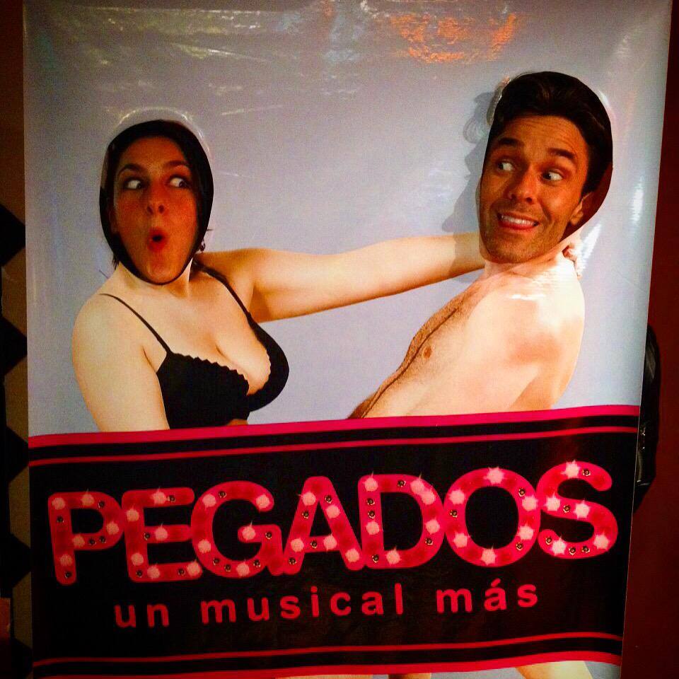 ParadaTeatral's tweet photo. MARIANO MARTINEZ FUE A VER "PEGADOS" AL EL METODO KAIROS TEATRO

http://t.co/SetWWmLxtU http://t.co/ENp7AEeAhN