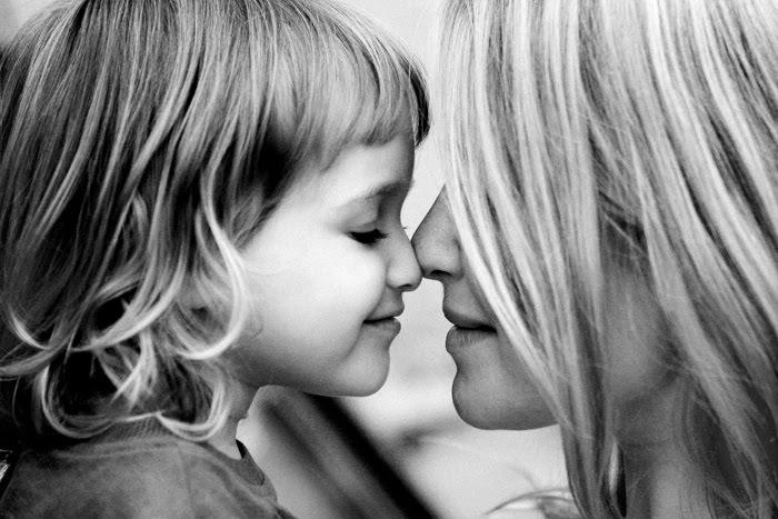 catolicos_es's tweet photo. Hoy rezamos por todas las madres, las que siguen con nosotros en la tierra y las que ya gozan de la Eternidad

http://t.co/2IfjK81aNj