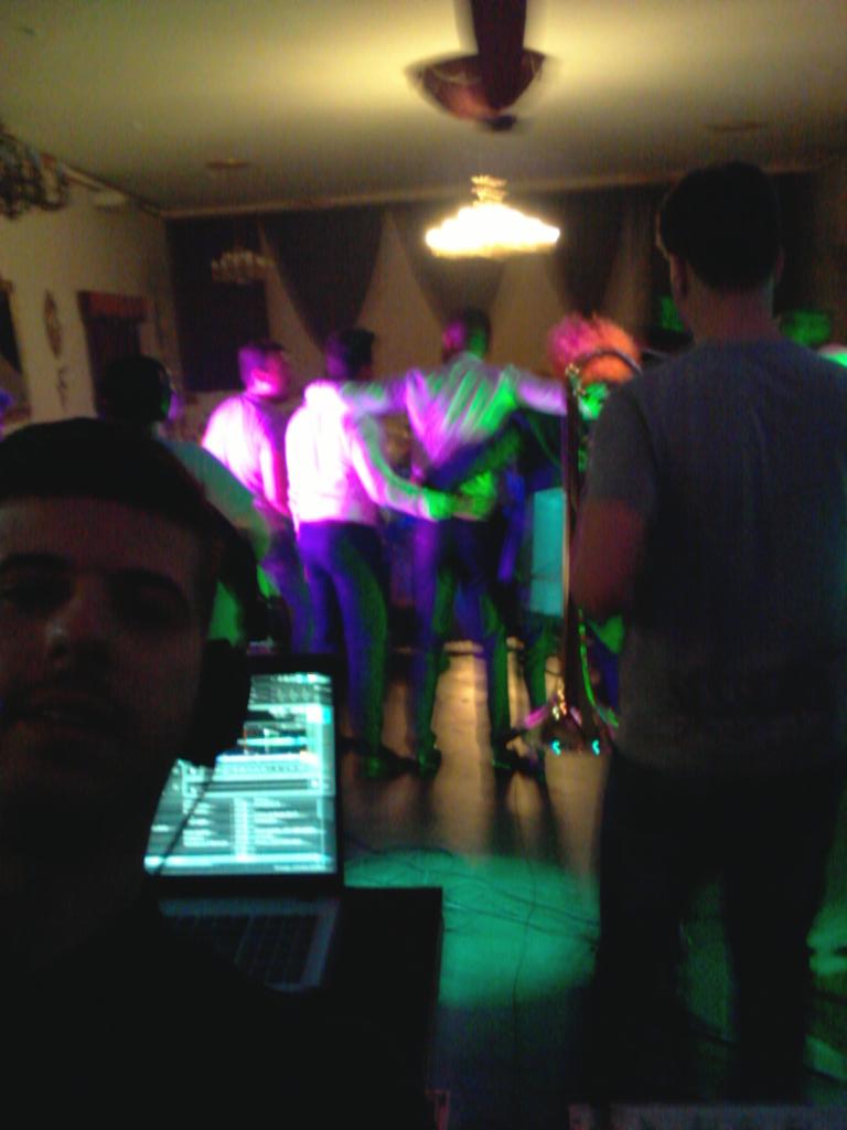 JorgeRomerodj's tweet photo. Hoy estamos de boda con con los fenómenos de @Sessiliam siempre es un placer currar con ellos!! #bodamariaypablo #DJ http://t.co/i5gyDaDqO9