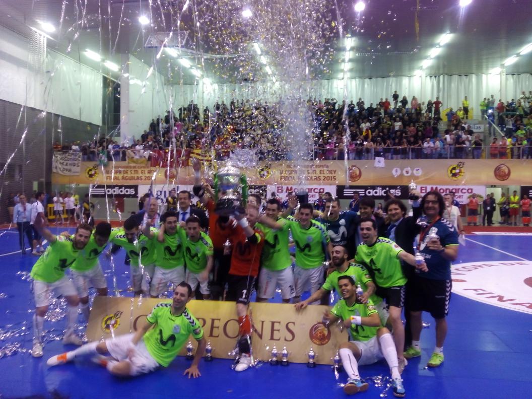 ClubInterFS's tweet photo. ¡¡¡CAMPEONES!!! Gracias interistas. Va por vosotros. #FinalCopaReyFutsal http://t.co/5P1muCkPFn