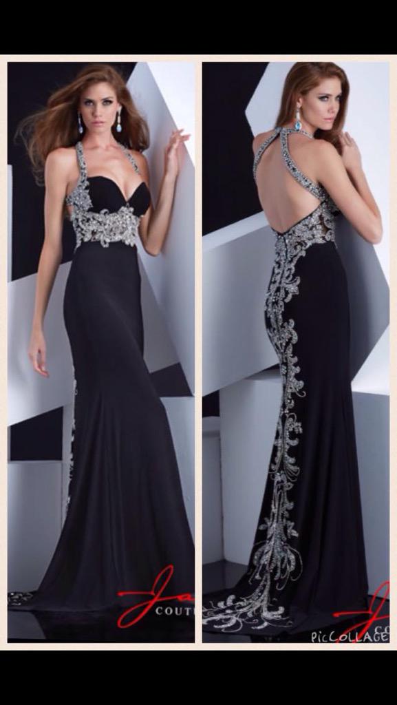 Turn heads as you walk by with this stunning dress available at MaiFleur Boutique now 😍