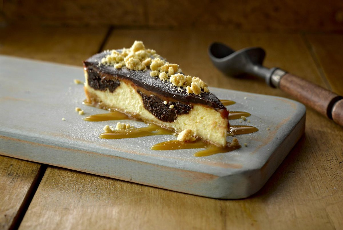 TheBurrellArms's tweet photo. I had one of these today and it was LUSH! #MillionairesCheesecake #Shortbread #ToffeeSauce #IceCream #NewMenu http://t.co/kGBKeHTWxt