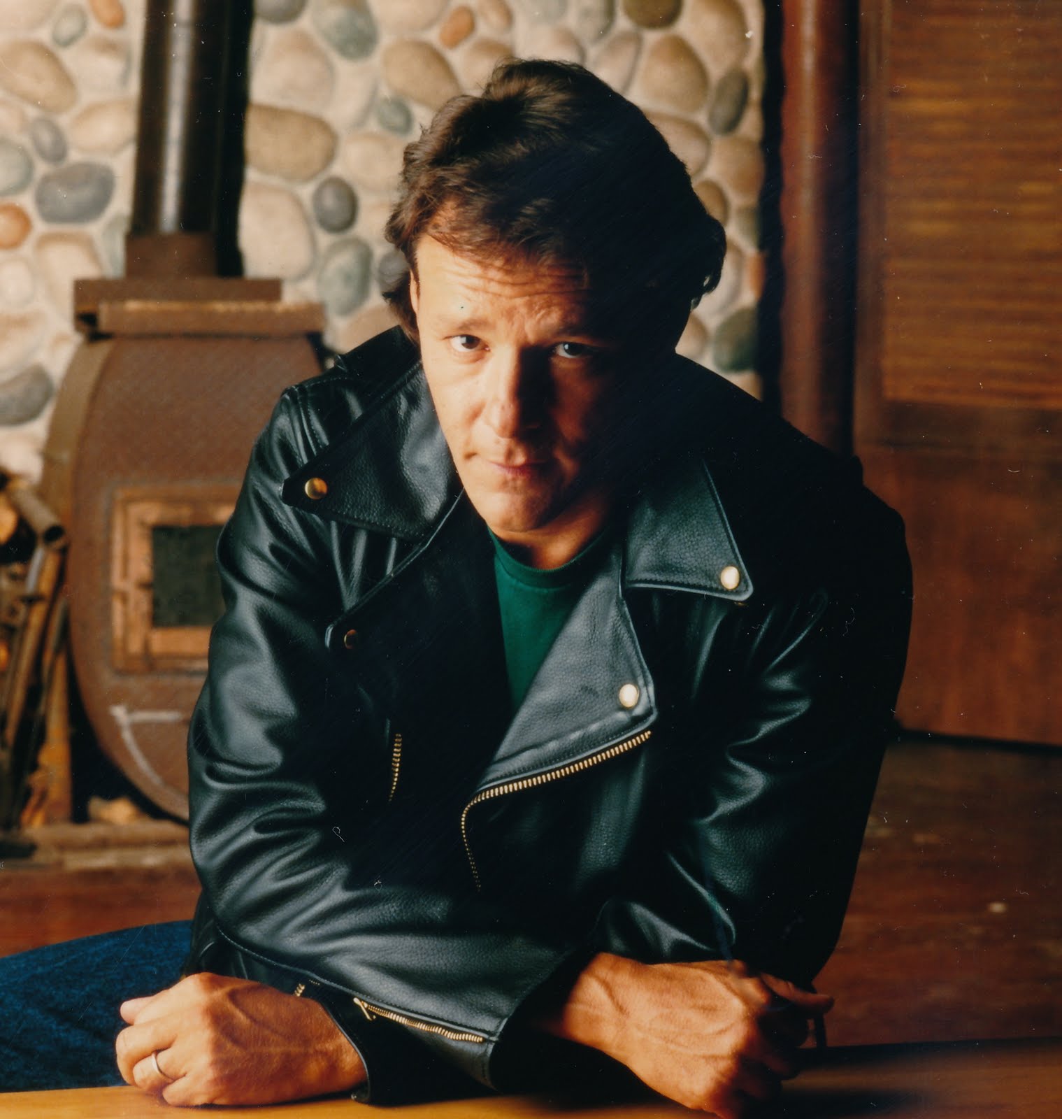        Happy birthday Chris Mulkey, Hank Jennings.
5 3                                        
