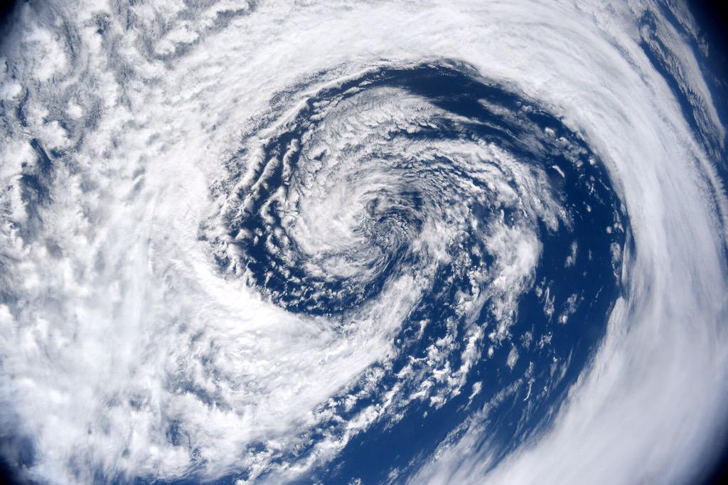 AstroTerry's tweet photo. This giant storm in the North Pacific is the size of #Alaska. It fills your field of view flying directly over it! http://t.co/RfvYrFRb3J