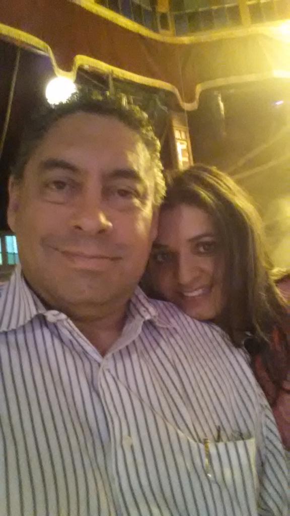 BETOPPC's tweet photo. Disfrutando espectáculo diferente, @DelyriaShow con @yicamendez, hasta el momemto excelente. @Vicky_Fuentes http://t.co/oG60narFKj