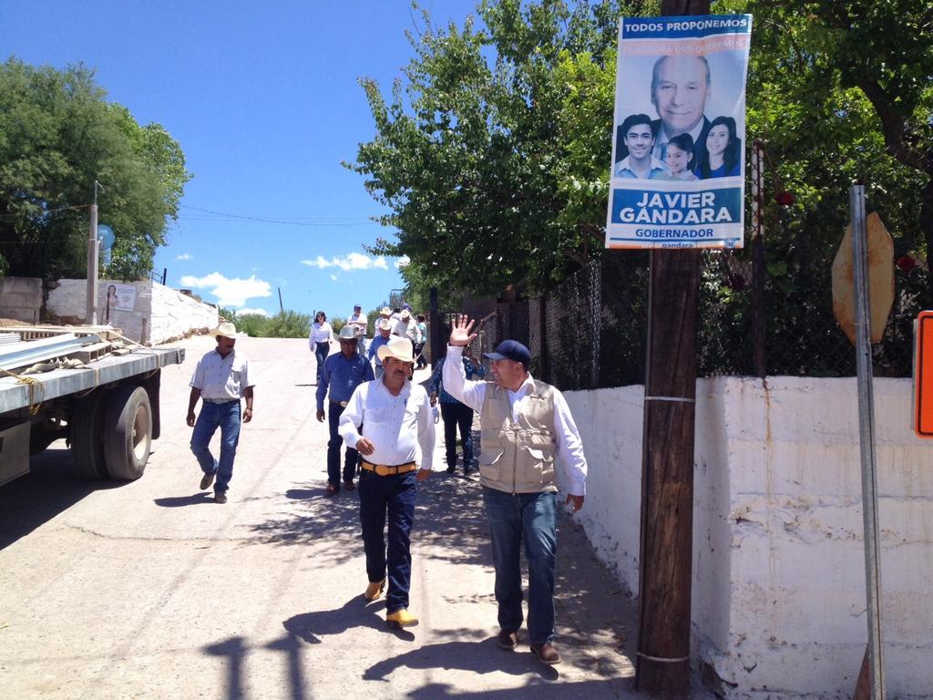 JavierDagnino's tweet photo. Recorriendo Cucurpe #ConElMaster #SiSeHace #Distriro06 @arturormalpica @Vivi_Mirandaa @mcuen http://t.co/3byNYblNNA