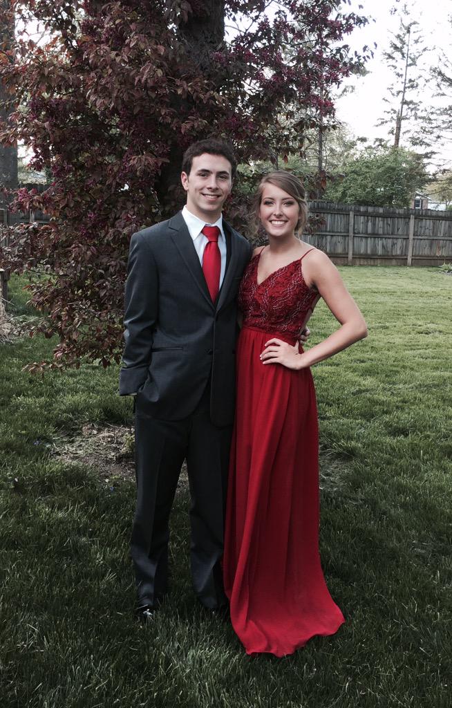 buckeyehouses's tweet photo. Luke and Cameron #prom2k15 #bwhsprom http://t.co/fUUAFvNX6P
