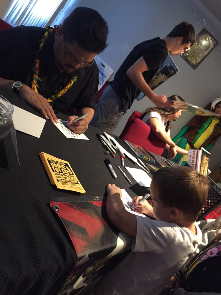 anelakins's tweet photo. watch @Freekflow808 inspire future artists today at @OtherRealmsGame on #FreeComicBookDay http://t.co/ArzCYj1Jzk