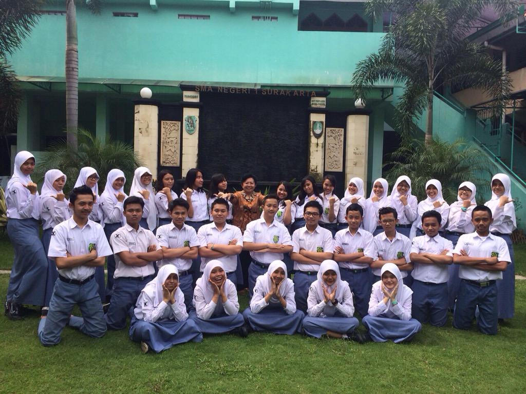 BoluSoda's tweet photo. With Bu Maria http://t.co/SY3LfyhBrL