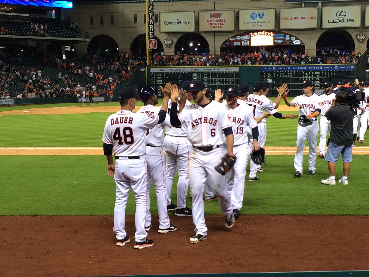 astros's tweet photo. Handshakes and High Fives for a 9th straight time! #Astros 11, Mariners 4. #HTownPride http://t.co/1b4xIf3FSd