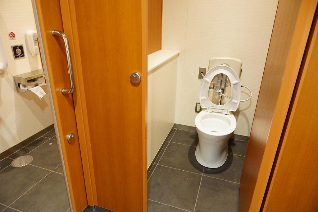 on Twitter "大阪市営地下鉄のトイレはね…本当橋下市長になってから