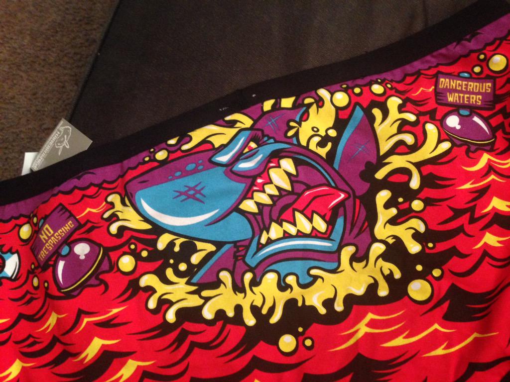ALPHApvssy's tweet photo. Got some super dope shark undies yesterday! 😜 #CHOMCHOMP #dangerouswaters http://t.co/dnmAkEhryV